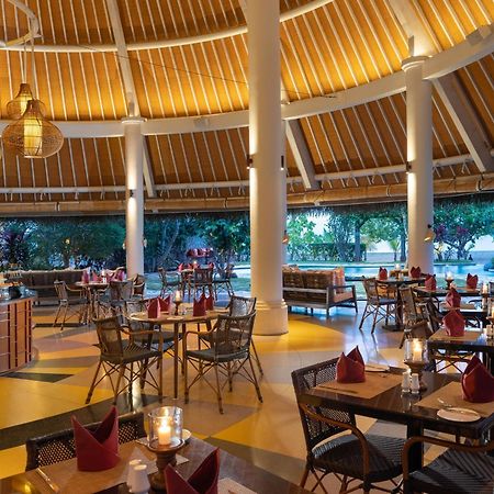 Sudamala Resort, Komodo, Labuan Bajo Ngoại thất bức ảnh The restaurant at the hotel