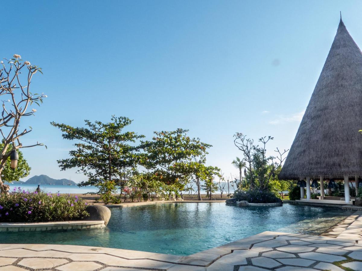 Sudamala Resort, Komodo, Labuan Bajo Ngoại thất bức ảnh The resort's main pool