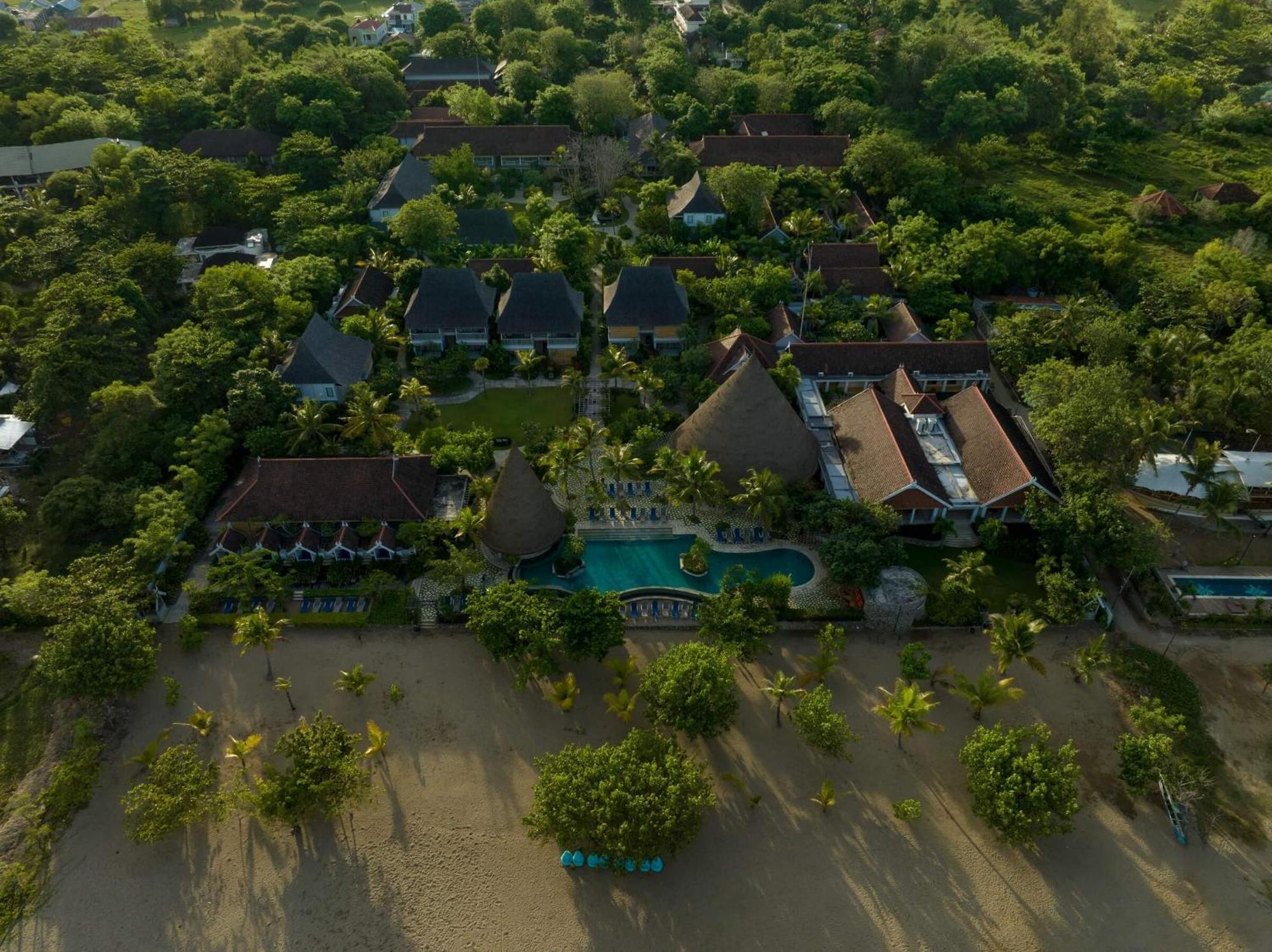Sudamala Resort, Komodo, Labuan Bajo Ngoại thất bức ảnh Aerial view of the resort